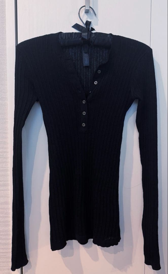 トップス SKIMS Sheer Knit Long Sleeve Henley