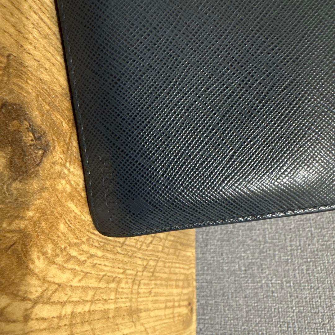 早い者勝ち！！【紙袋・証明書・箱付き】PRADA プラダ折り財布　 ネイビー