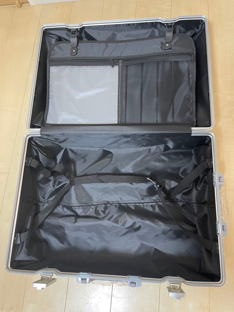超軽量スーツケース TSAロック搭載 8輪
