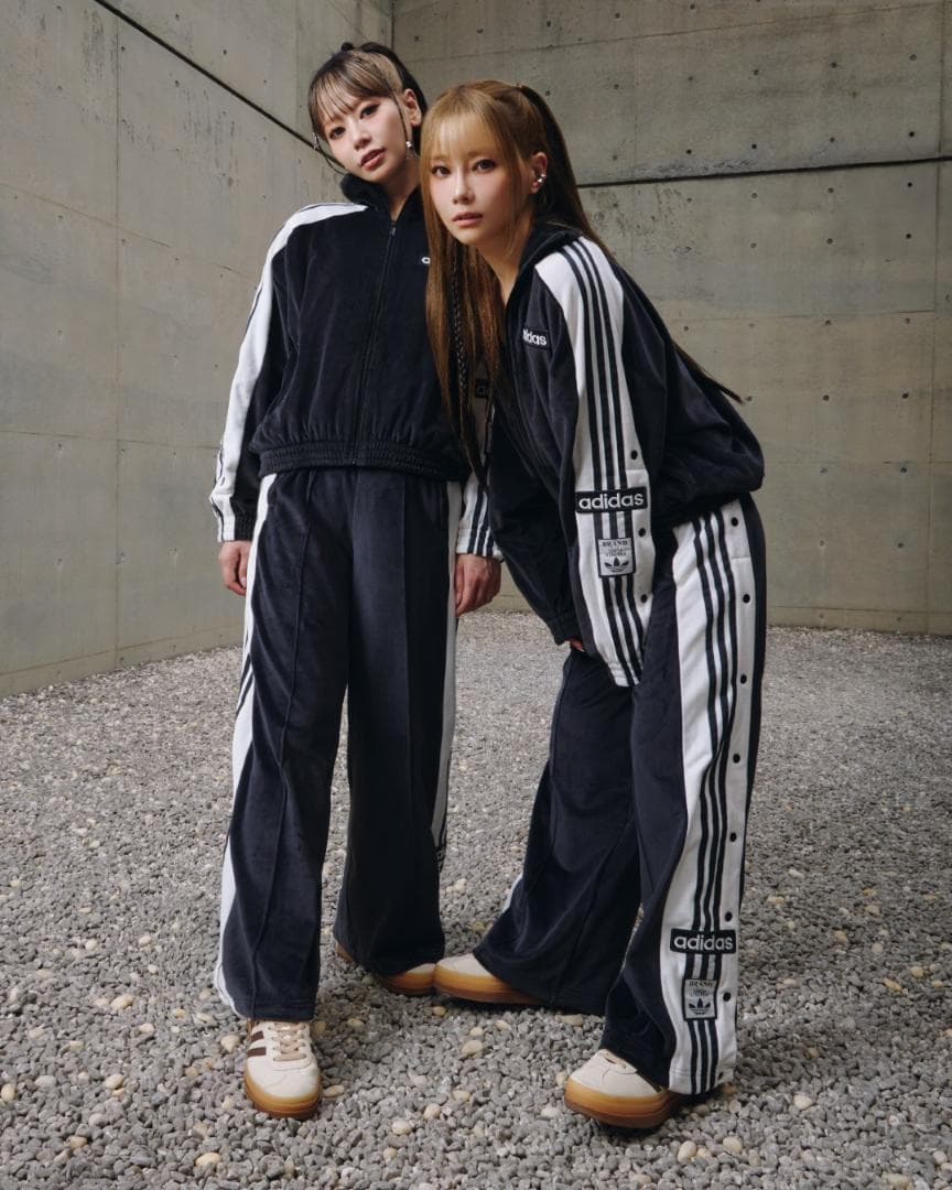 ADIDAS Sサイズ アディブレイク ベロア トラックトップ 黒 IW5581