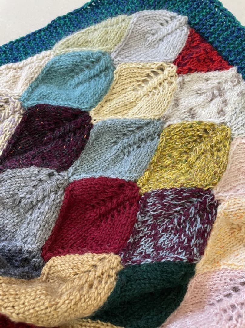ハンドメイド　マルチ　フリーケット　ソファーカバー　膝掛け　手編み　パッチワーク