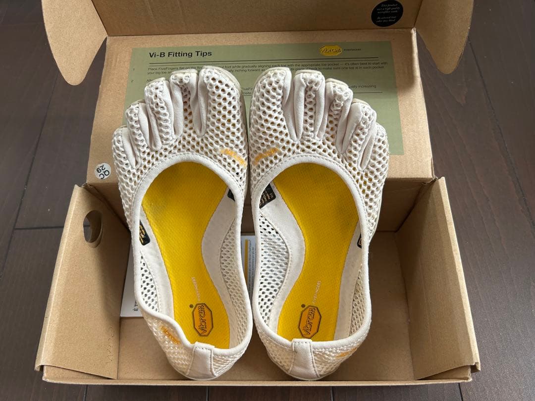 ビブラムVi-B、five fingers 22.５センチ、ホワイト