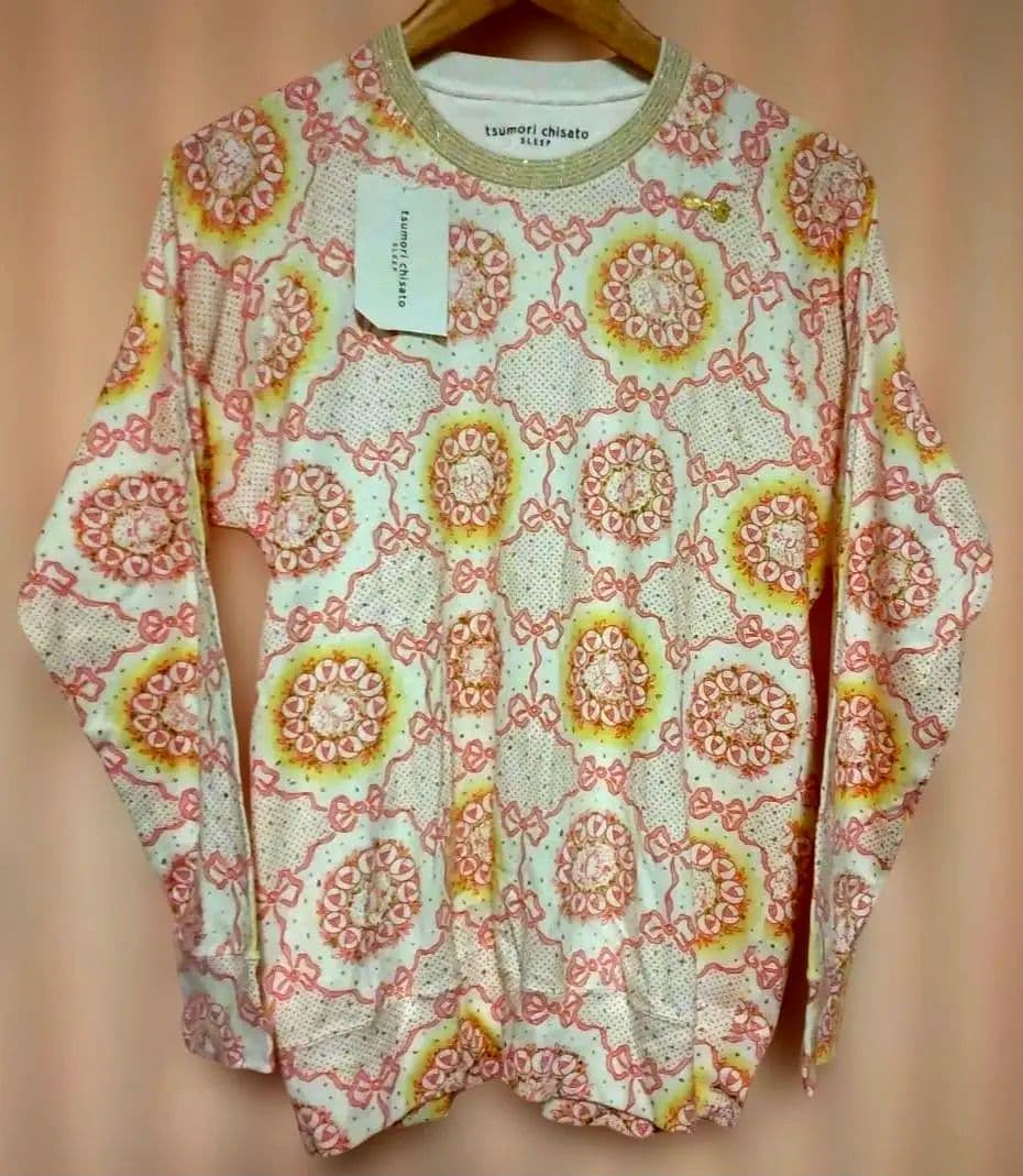tsumori chisatoタグ付新品 乙女と猫と薔薇の総柄パジャマ上下セット