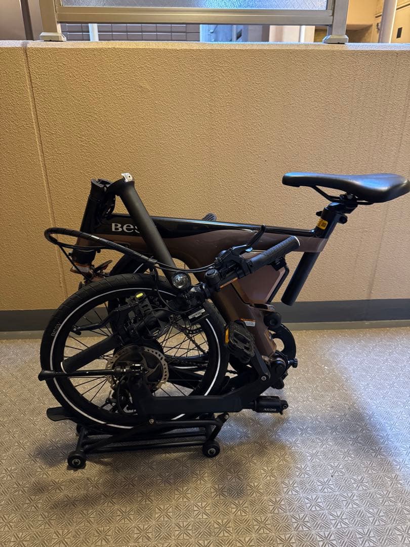 BESV 折りたたみ電動アシスト自転車 20インチ 黒/茶色