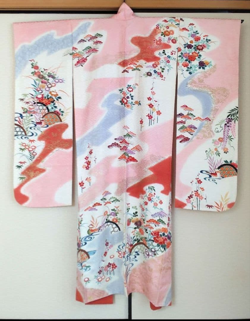 美品 紗綾形手描き古典柄正絹振袖・長襦袢セット