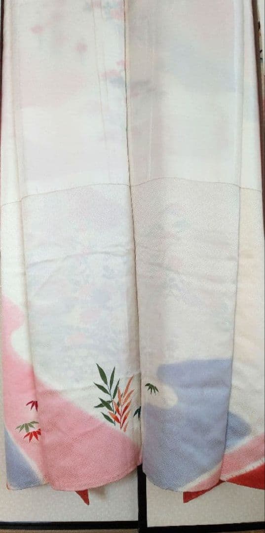 美品 紗綾形手描き古典柄正絹振袖・長襦袢セット