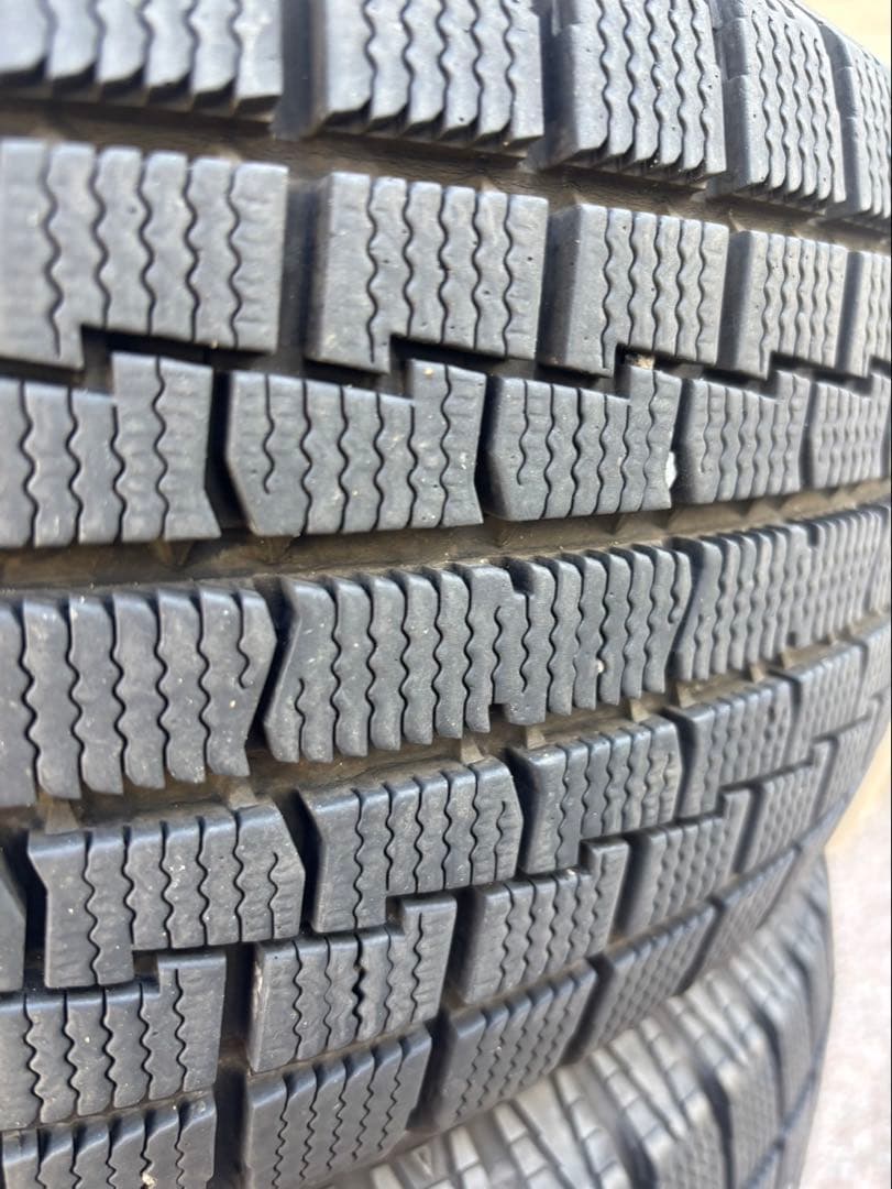 205/60R16 スタッドレスタイヤ　4本セット①