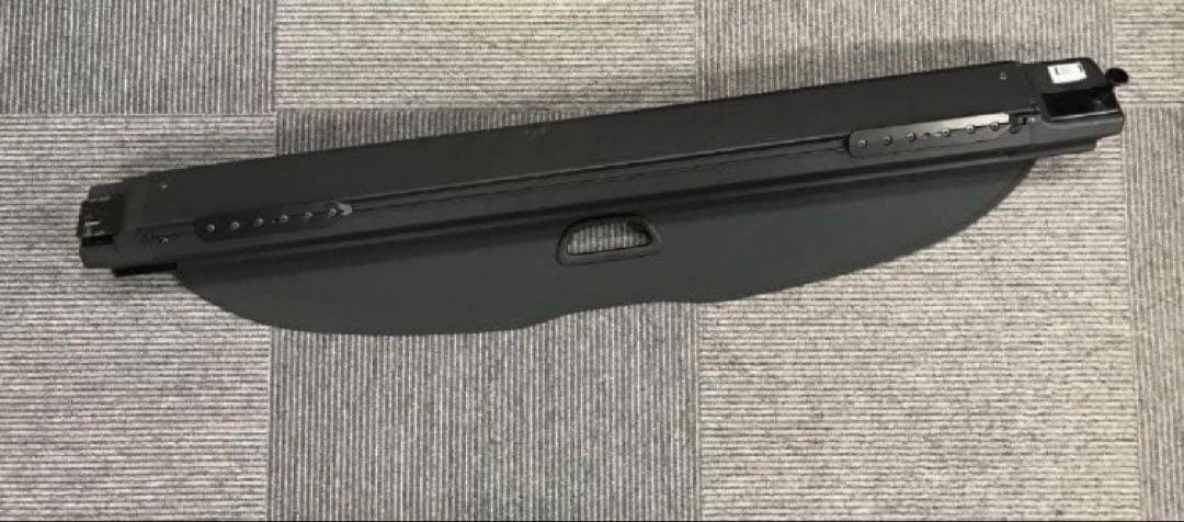 W205 Cクラスステーションワゴン　トノカバー 中古 美品 S205