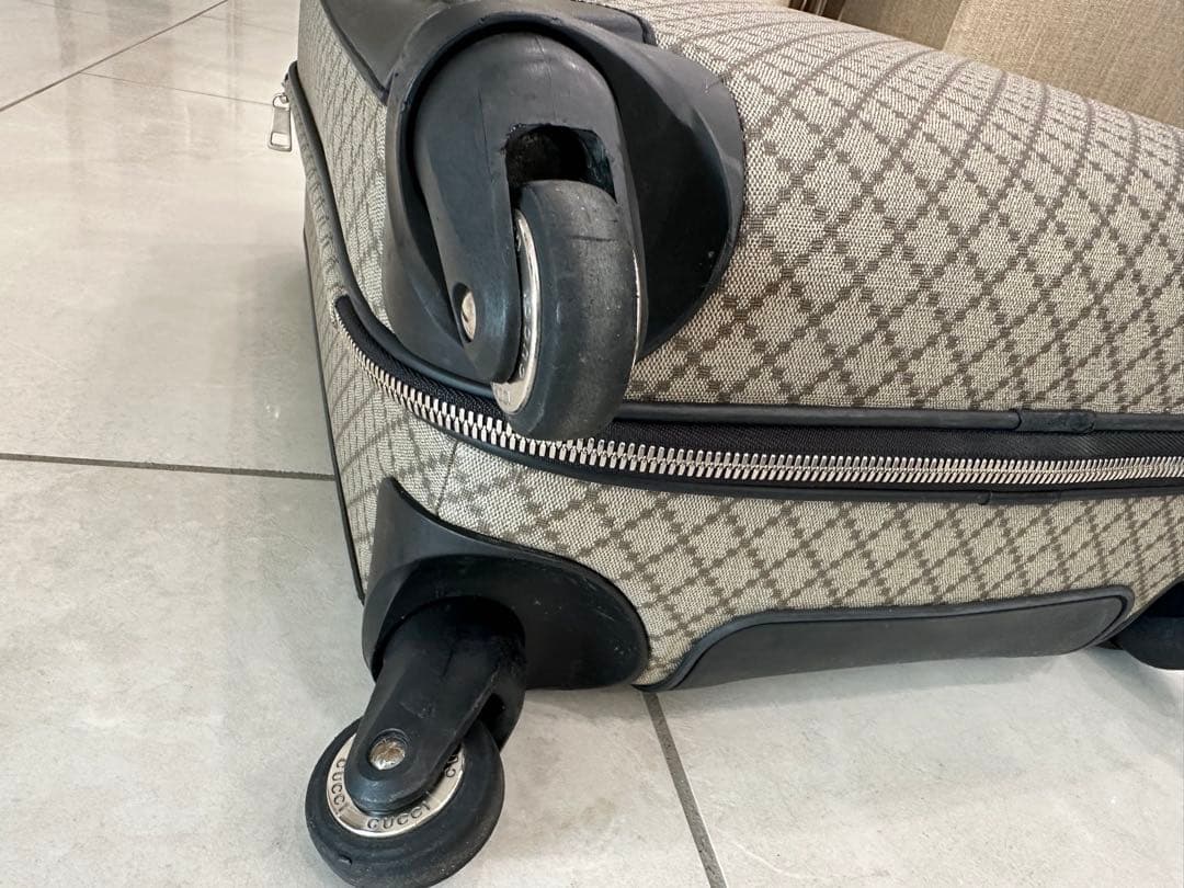 GUCCI ダイヤモンドパターン キャリーケース