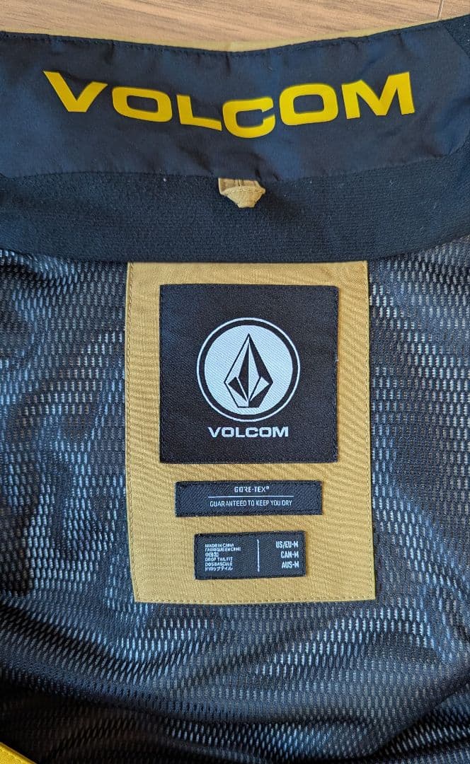【お値下げ中】VOLCOM GORE-TEXスノーボードジャケット　М