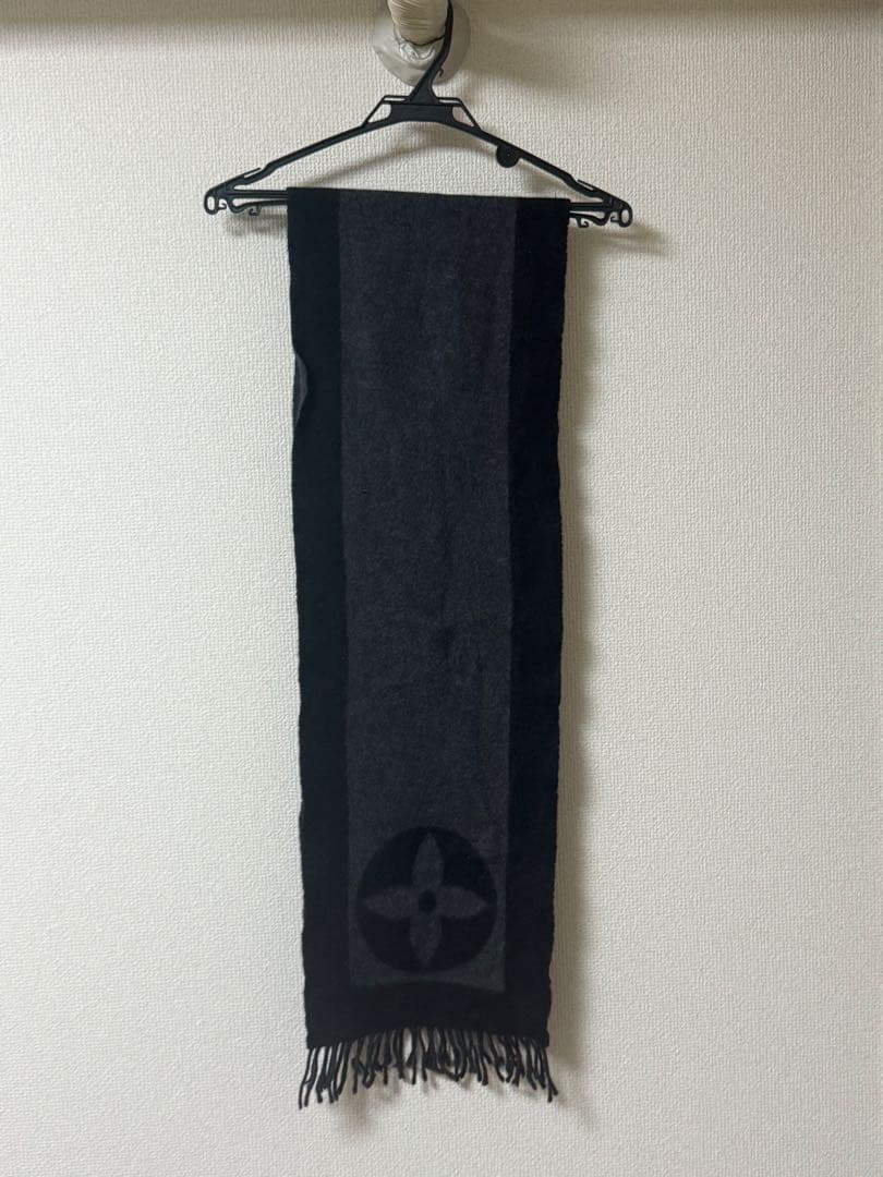 【訳あり】ルイヴィトン黒マフラー