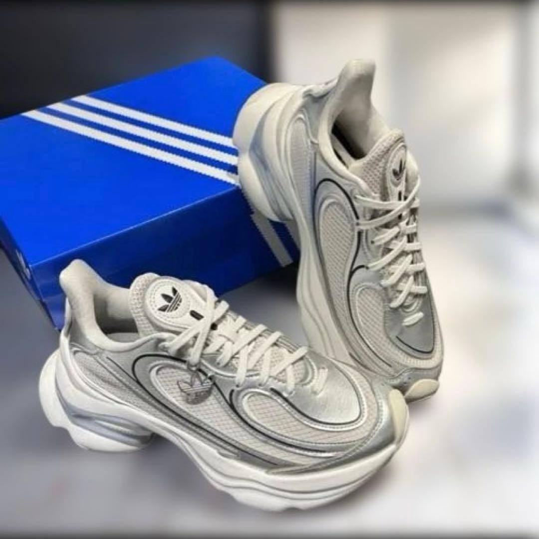 Adidas スニーカー