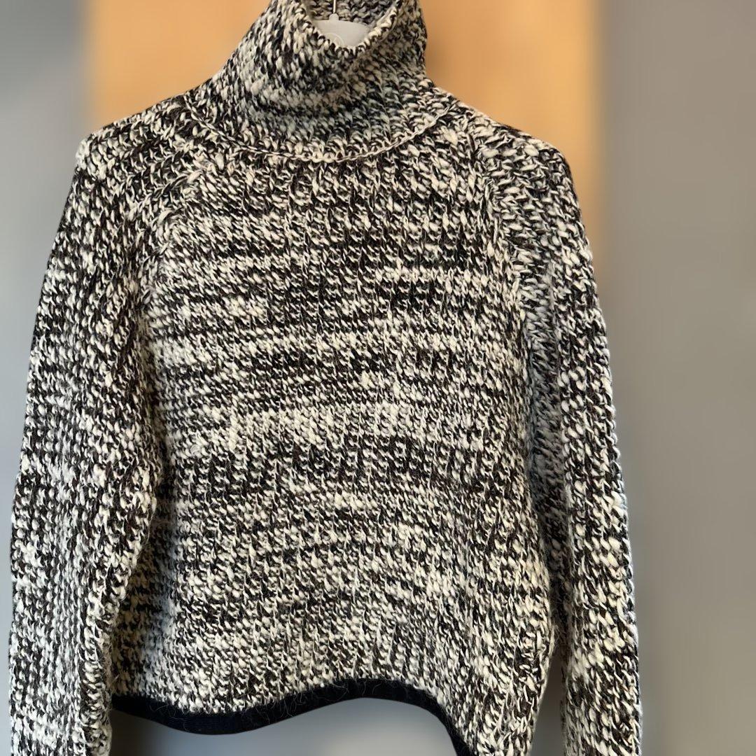CARVEN タートルネックニット クロップド丈