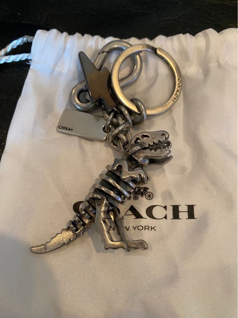 COACH 恐竜キーホルダー レキシー チャーム 新品未使用