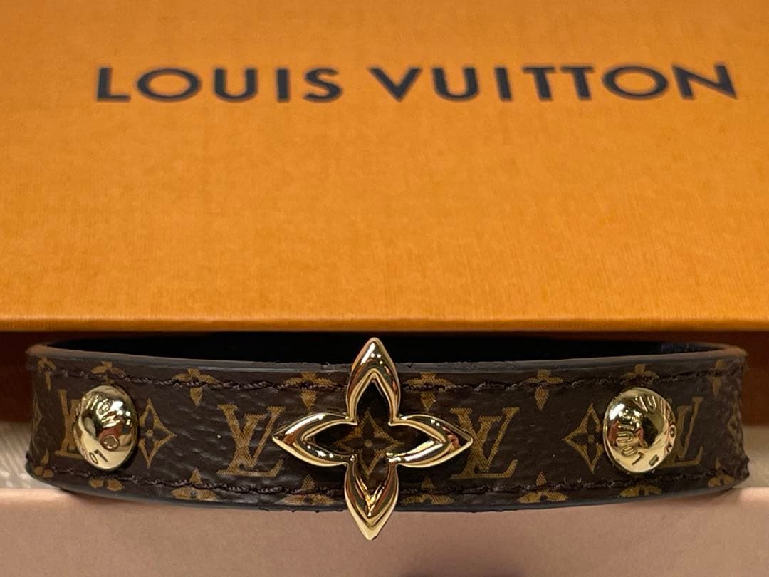 【新品未使用】LOUISVUITTONブラスレ ブルーミング 定価113400円