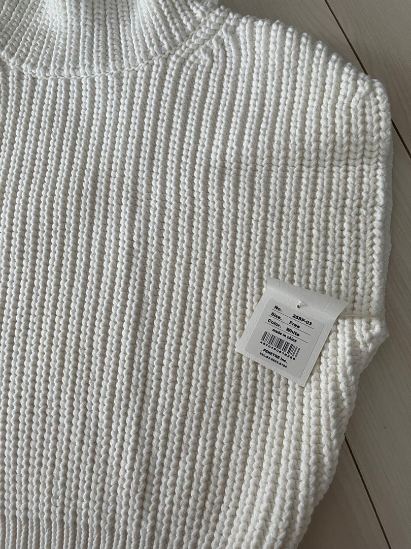 laubeblanc⭐︎ High-neck Knit Tops