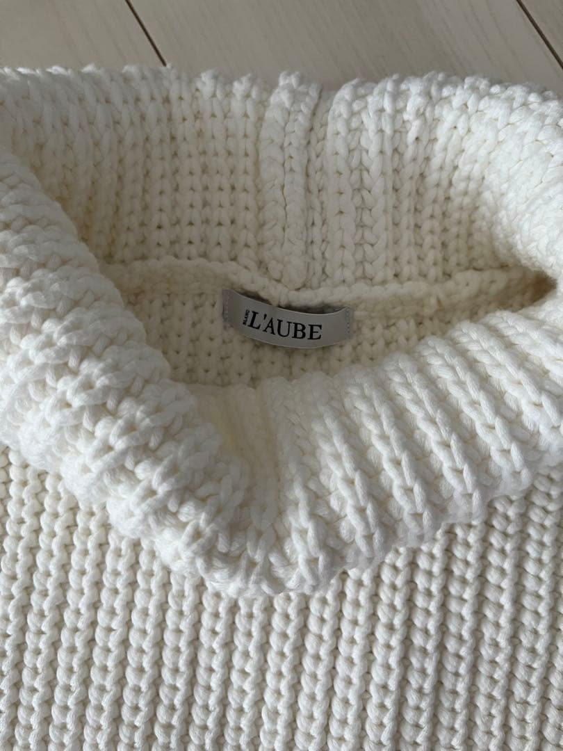 laubeblanc⭐︎ High-neck Knit Tops