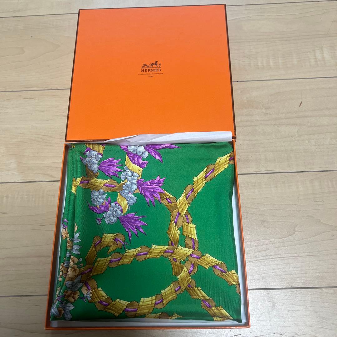 HERMES 緑色 花柄 Le SARE du PRINTEMPS スカーフ
