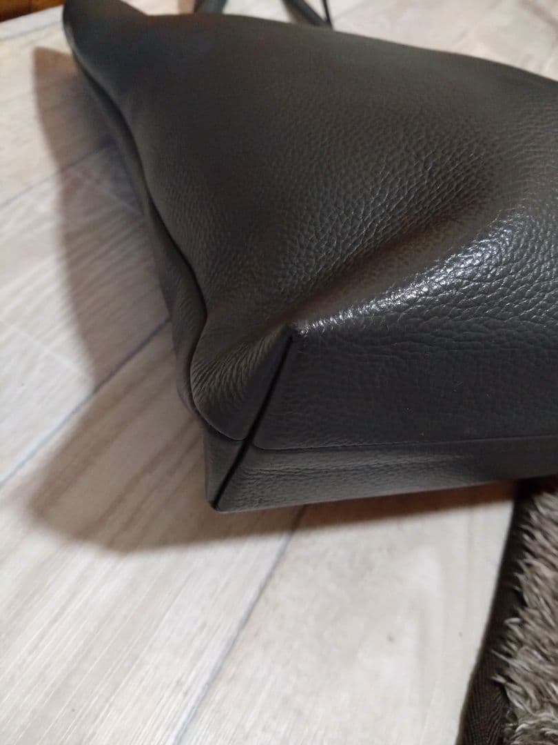 ペッレモルビダトートバックグレー