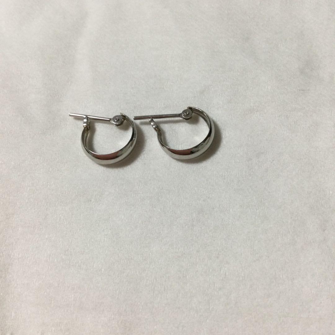 プラチナ　フープ　ピアス　ムーン