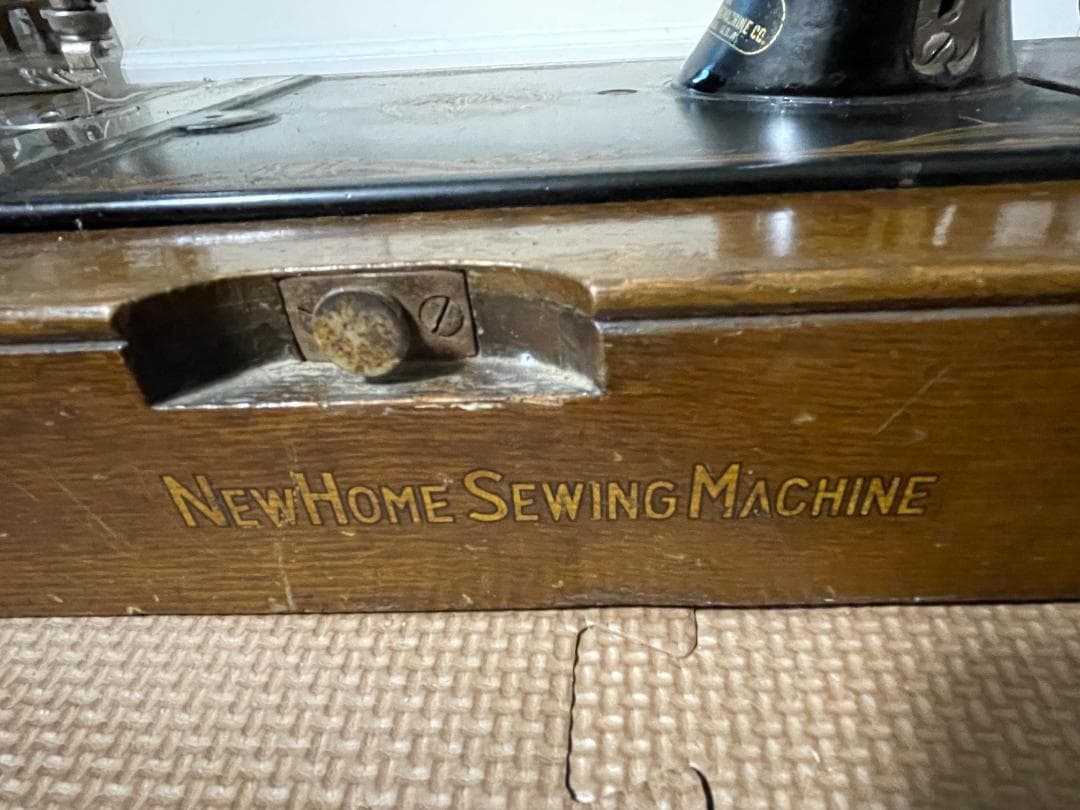NEW SEWING MACHINE　古い手回しミシン　アンティーク