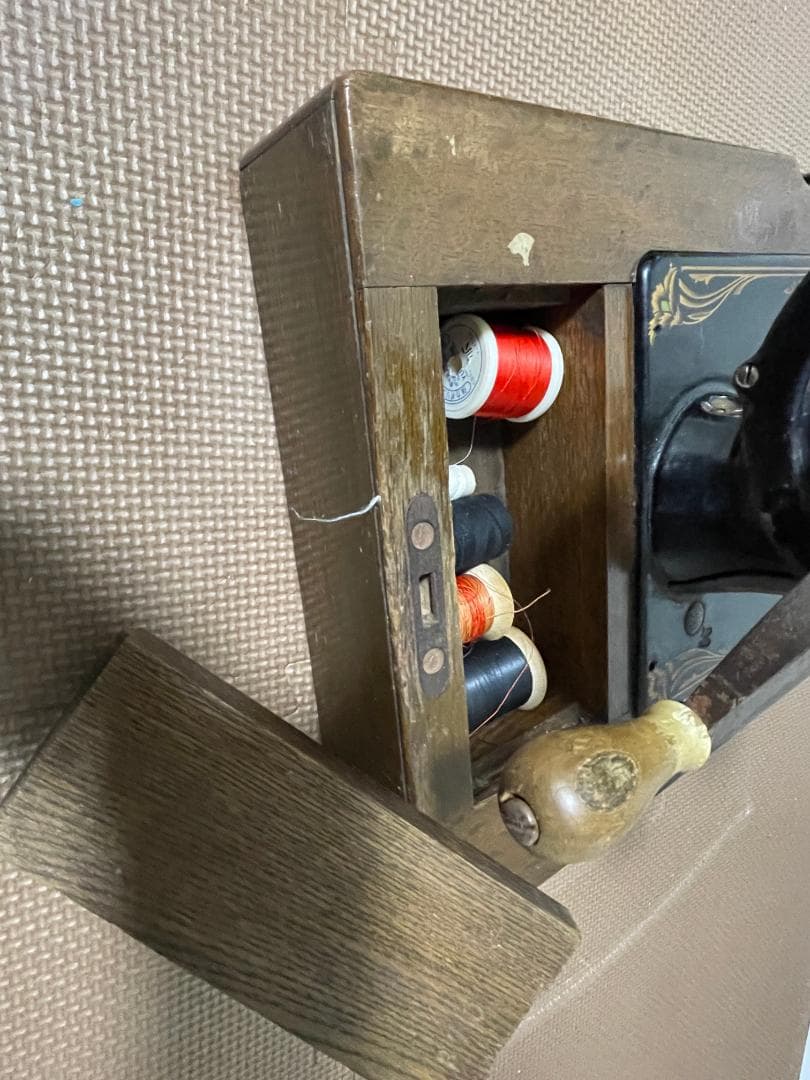 NEW SEWING MACHINE　古い手回しミシン　アンティーク