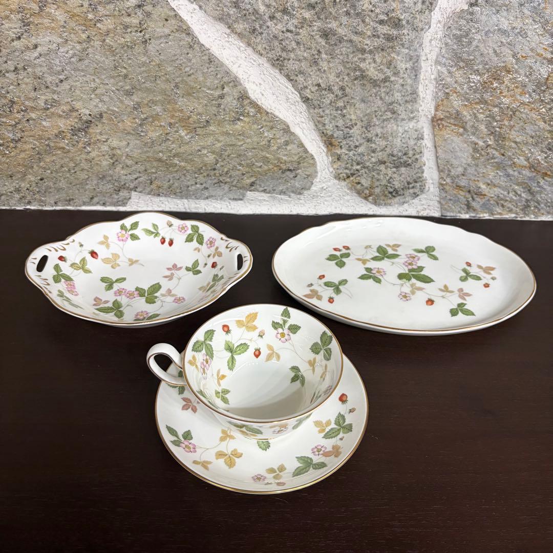 WEDGEWOOD WILDSTRAWBERRY ティーカップセット