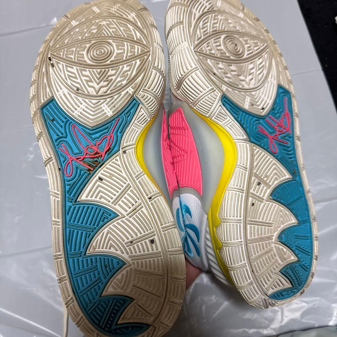 NIKE カイリー6 ネオングラフィティ bq4631