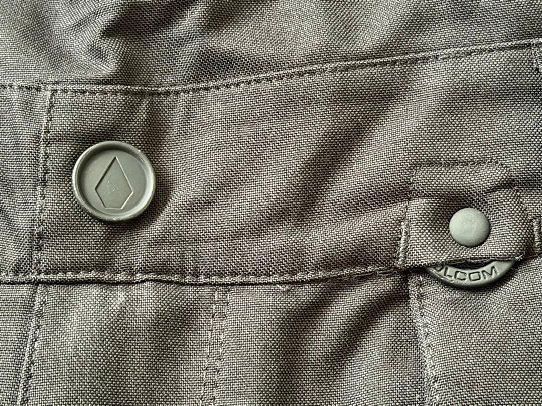 パ*つ様 VOLCOM GORE-TEX ブラックジャケット US/EU-XL