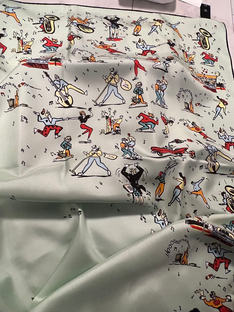 新品　PRADA シルクスカーフ