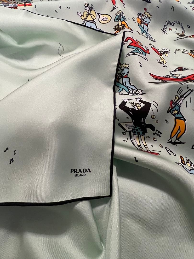 新品　PRADA シルクスカーフ