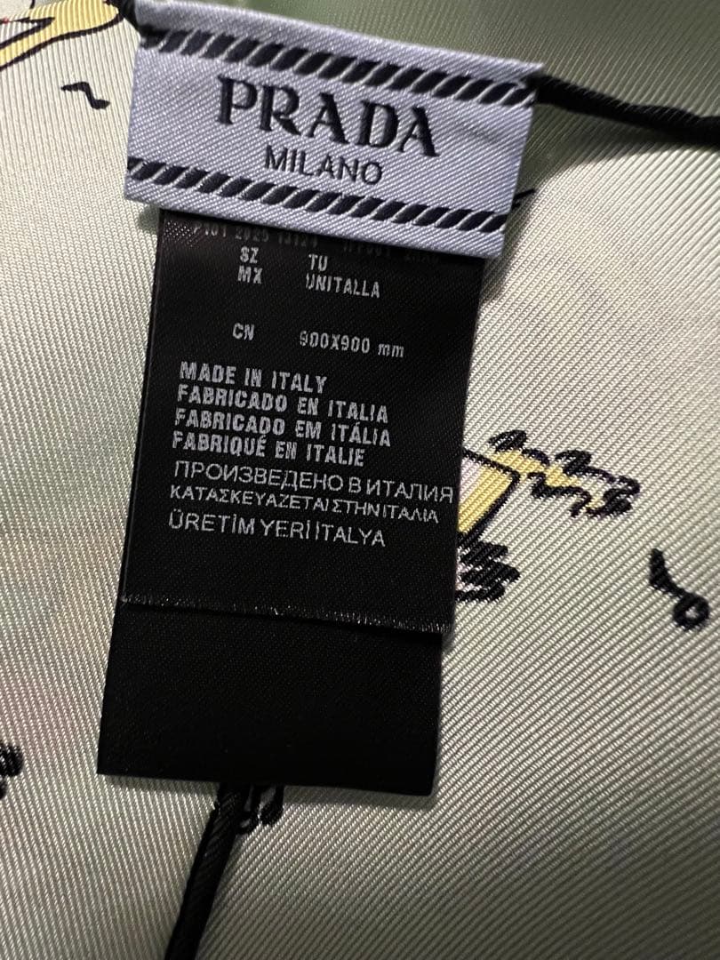 新品　PRADA シルクスカーフ