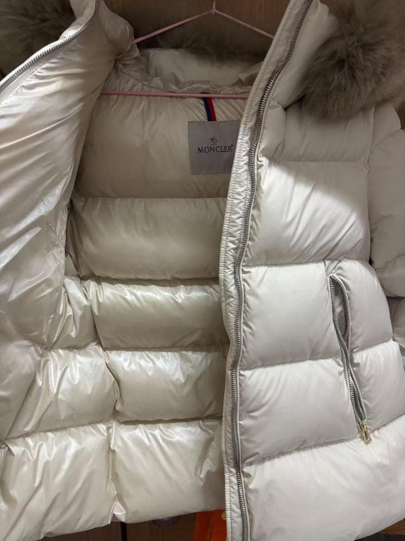 極希少✨MONCLER アイボリー ダウンジャケット