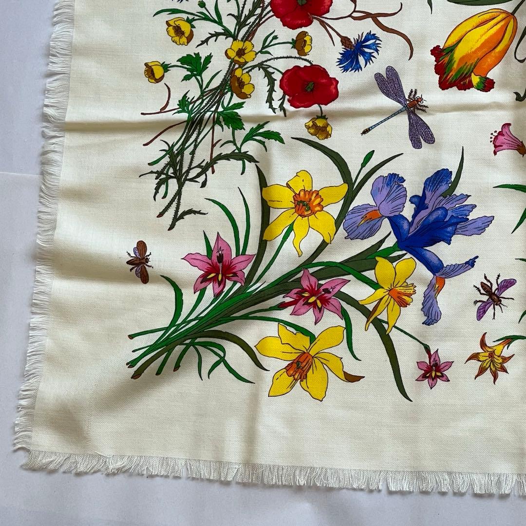 GUCCI グッチ 大判ショール　135センチ×135センチ花柄 アイボリー系