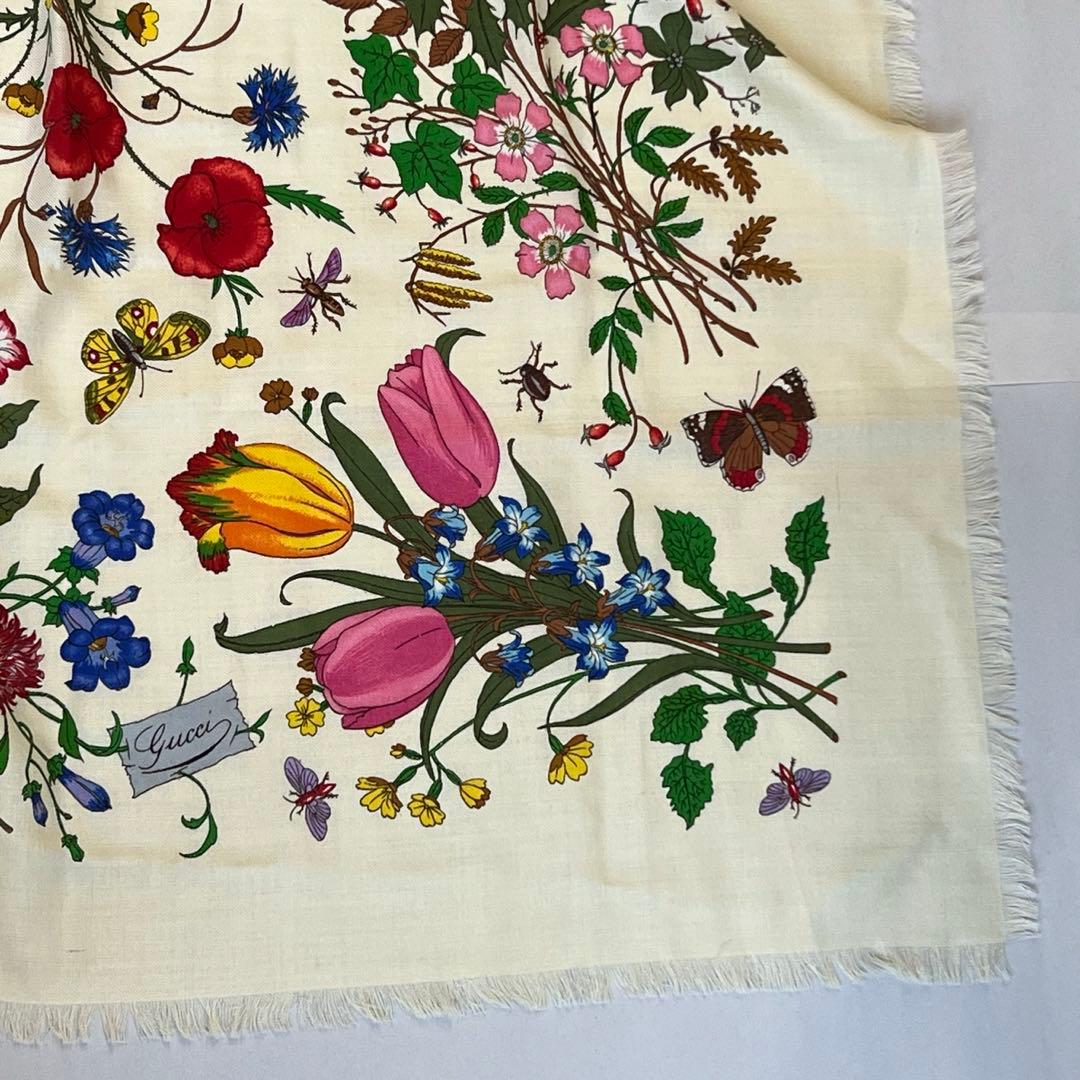 GUCCI グッチ 大判ショール　135センチ×135センチ花柄 アイボリー系