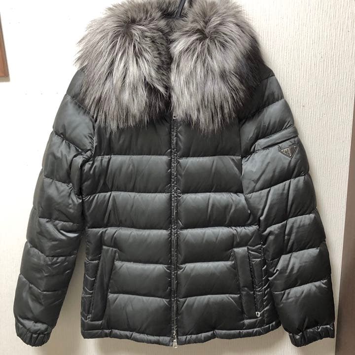 PRADA グレー ダウン ジャケット シルバー リアルファー