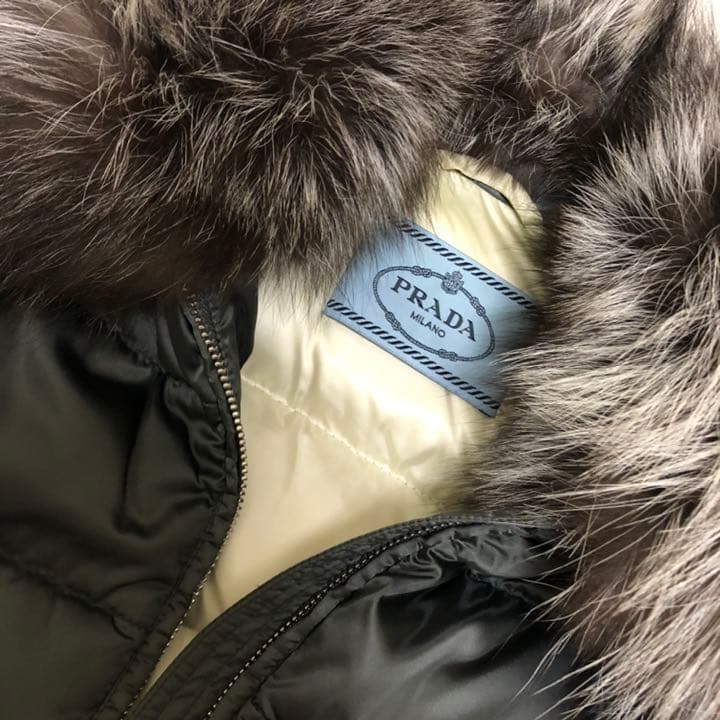 PRADA グレー ダウン ジャケット シルバー リアルファー