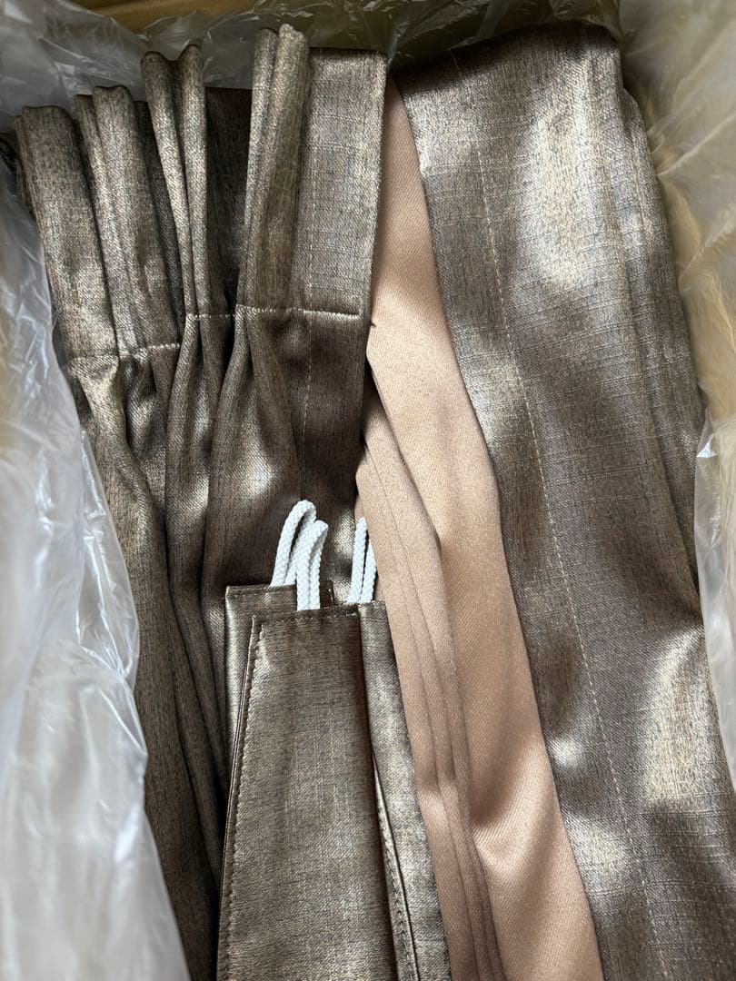 サンゲツ　遮光ドレープカーテン　新品未使用品