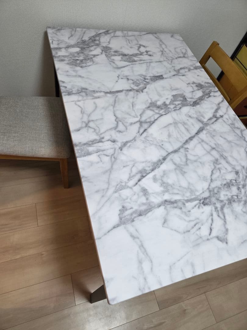 伸縮ダイニングテーブル 75〜120 x 75cm