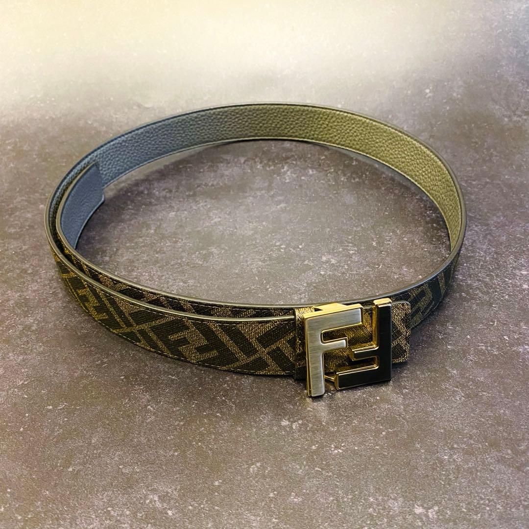 美品　フェンディ　FENDI　ベルト　レザー　ズッカ柄　FFバックル　イタリア製