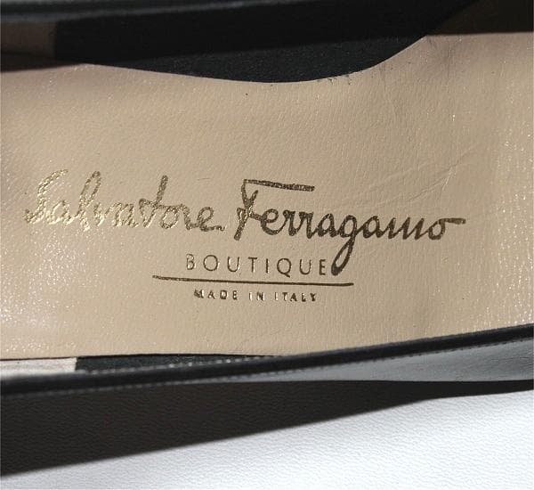 N*i様 Ferragamo ヴァラ リボン パンプス 黒 5C ヒール3.5c