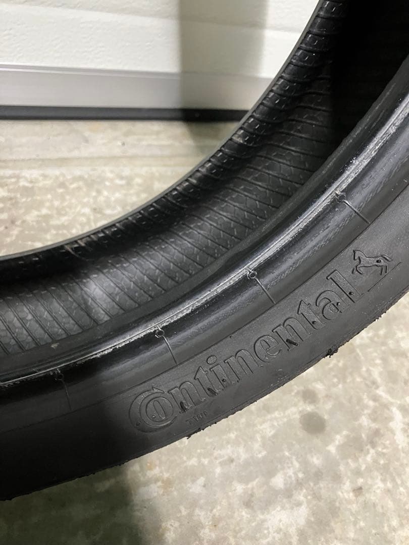 コンチネンタル　コンチロード　17インチ前後セット