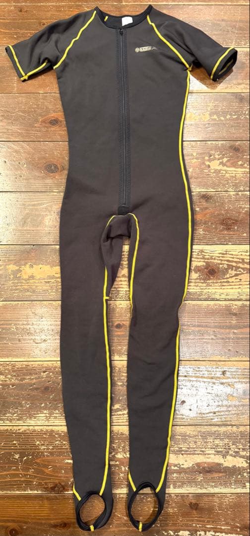 新品未使用MAGIC ドライスーツインナーサイズS