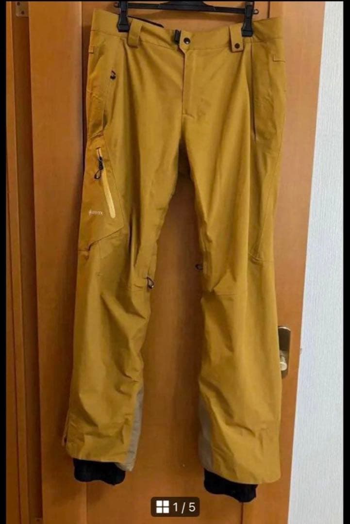 686 シックスエイトシックス　スノーボードウエア　上下セット