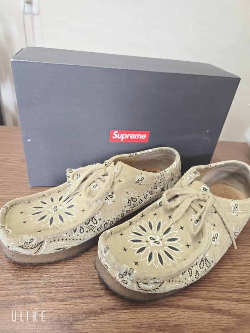 ★本日のみSupreme Clarks Originals ベージュ ★