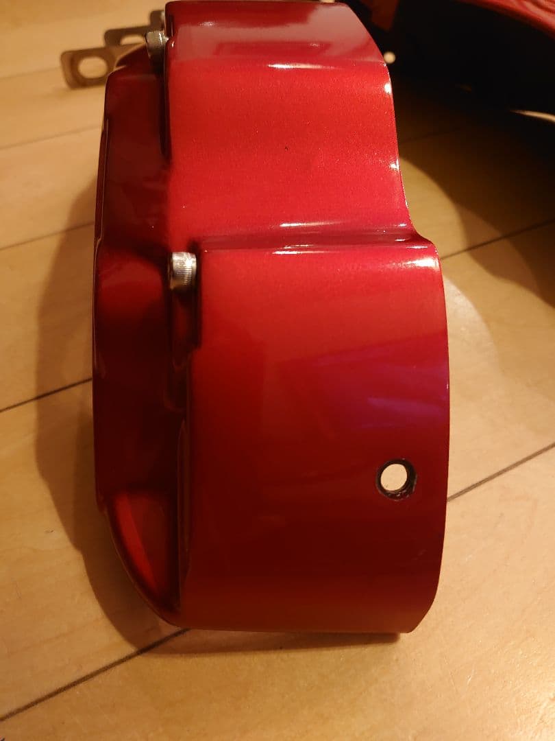 ハイエース　Gibson CAMYRA ブレーキキャリパーカバー（RED）