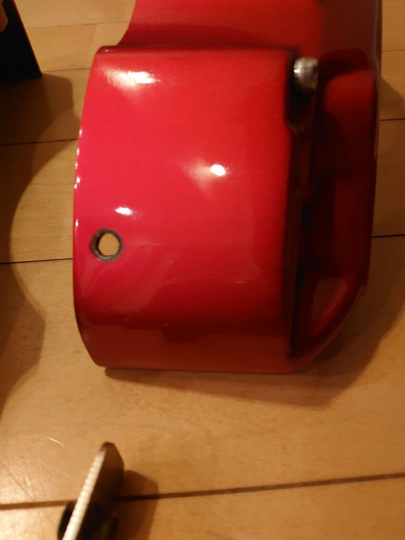 ハイエース　Gibson CAMYRA ブレーキキャリパーカバー（RED）