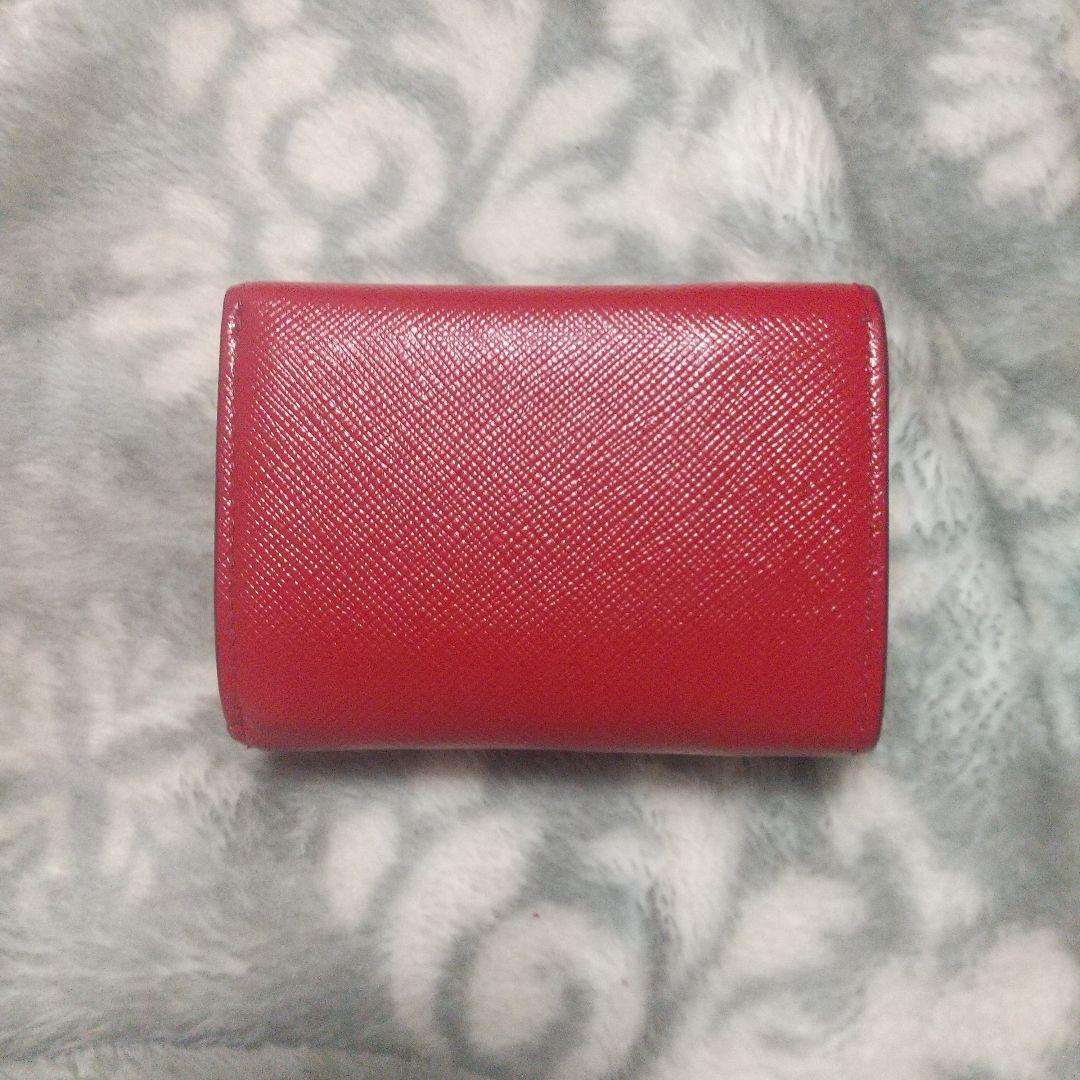 プラダPRADAコンパクトウォレット　レッド系