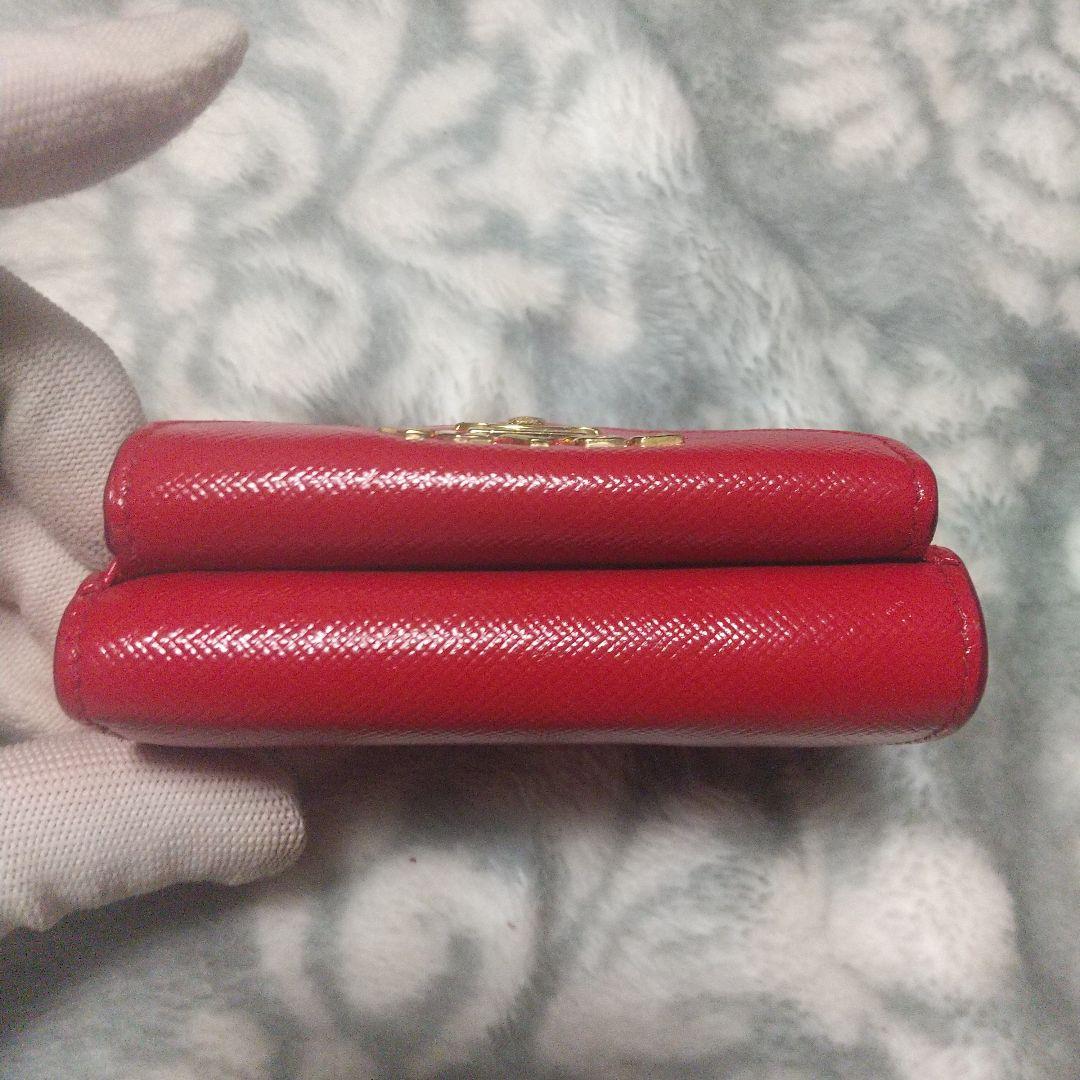 プラダPRADAコンパクトウォレット　レッド系
