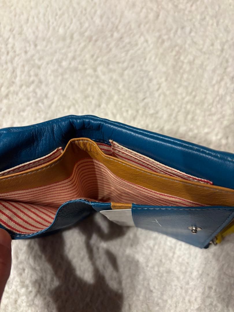 アルカン 財布　二つ折り財布　レザー　新品　猫
